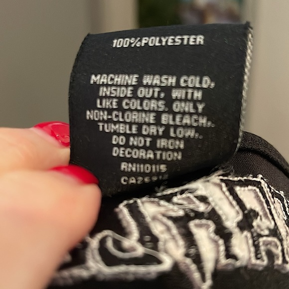 Fearless Men’s Medium No Sleeves Shirt. - Picture 4 of 4